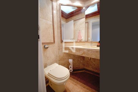 Apartamento à venda com 240m², 4 quartos e 4 vagas Apartamento à venda com 240m², 4 quartos e 4 vagasLavabo