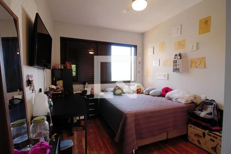 Apartamento à venda com 240m², 4 quartos e 4 vagas Apartamento à venda com 240m², 4 quartos e 4 vagasSuíte 3