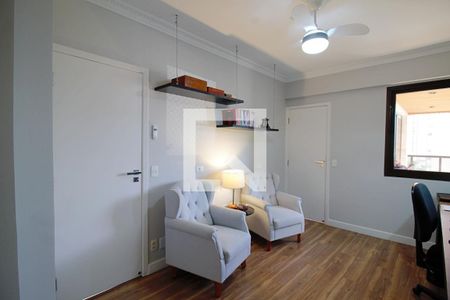 Apartamento à venda com 240m², 4 quartos e 4 vagas Apartamento à venda com 240m², 4 quartos e 4 vagasEscritório