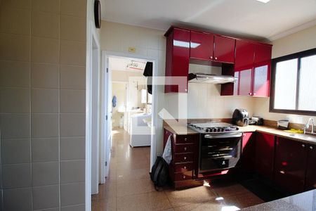Apartamento à venda com 240m², 4 quartos e 4 vagas Apartamento à venda com 240m², 4 quartos e 4 vagasCozinha
