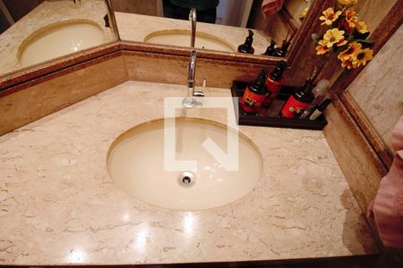 Apartamento à venda com 240m², 4 quartos e 4 vagas Apartamento à venda com 240m², 4 quartos e 4 vagasLavabo