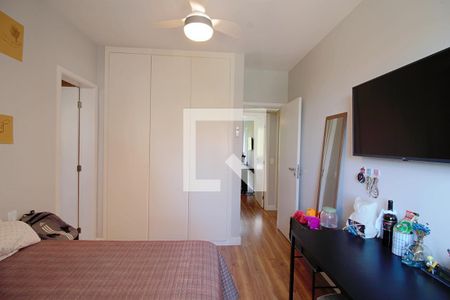 Apartamento à venda com 240m², 4 quartos e 4 vagas Apartamento à venda com 240m², 4 quartos e 4 vagasSuíte 3