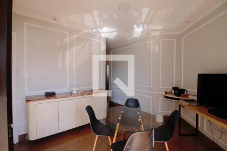 Apartamento à venda com 240m², 4 quartos e 4 vagas Apartamento à venda com 240m², 4 quartos e 4 vagasSala de Jantar