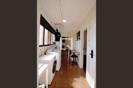 Apartamento à venda com 240m², 4 quartos e 4 vagas Apartamento à venda com 240m², 4 quartos e 4 vagasÁrea de Serviço