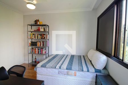 Apartamento à venda com 240m², 4 quartos e 4 vagas Apartamento à venda com 240m², 4 quartos e 4 vagasSuíte 2