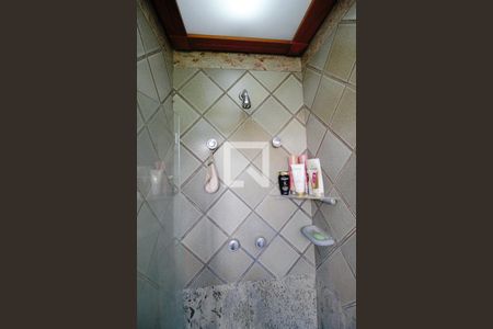 Apartamento à venda com 240m², 4 quartos e 4 vagas Apartamento à venda com 240m², 4 quartos e 4 vagasBanheiro da Suíte 2