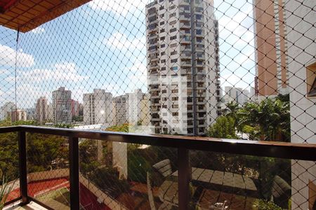 Apartamento à venda com 240m², 4 quartos e 4 vagas Apartamento à venda com 240m², 4 quartos e 4 vagasVaranda da Sala de jantar