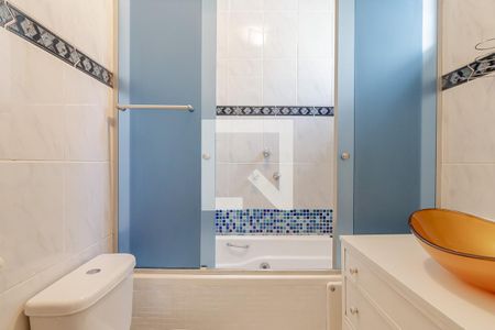 Casa para alugar com 150m², 3 quartos e 2 vagasBanheiro da Suíte