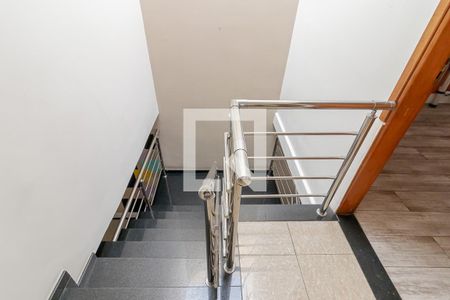 Casa para alugar com 150m², 3 quartos e 2 vagasEscadas