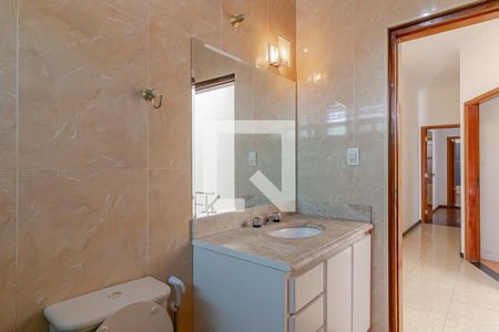 Casa para alugar com 150m², 3 quartos e 2 vagasBanheiro 