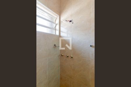 Casa para alugar com 150m², 3 quartos e 2 vagasBanheiro 