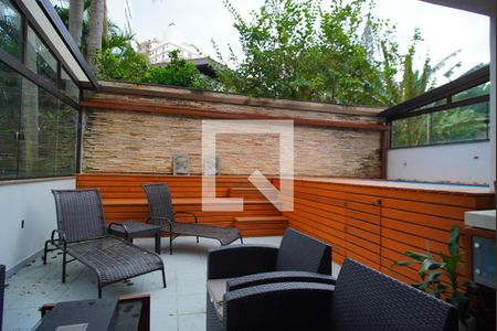 Apartamento para alugar com 300m², 3 quartos e 3 vagasPatio