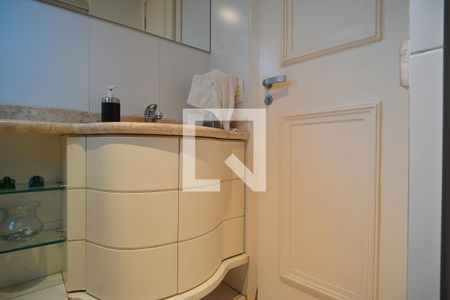Apartamento para alugar com 300m², 3 quartos e 3 vagasBanheiro Corredor
