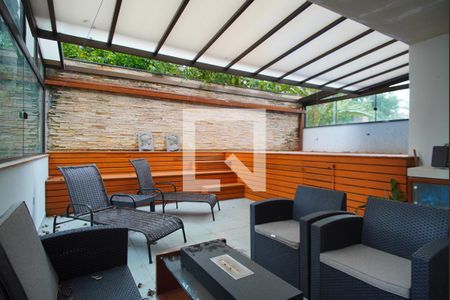 Apartamento para alugar com 300m², 3 quartos e 3 vagasPatio