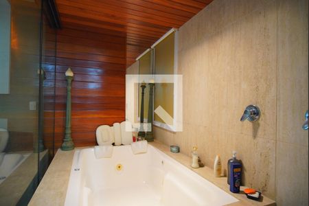 Apartamento para alugar com 300m², 3 quartos e 3 vagasBanheira