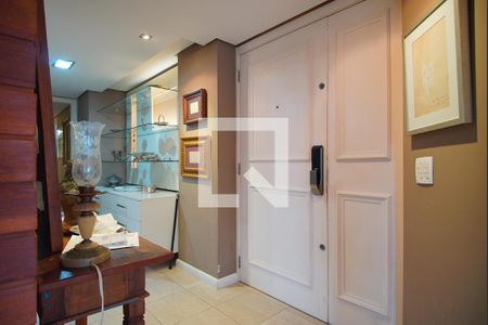 Apartamento para alugar com 300m², 3 quartos e 3 vagasHall social