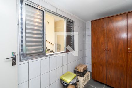 Casa à venda com 254m², 5 quartos e 3 vagas Casa à venda com 254m², 5 quartos e 3 vagasQuarto 4