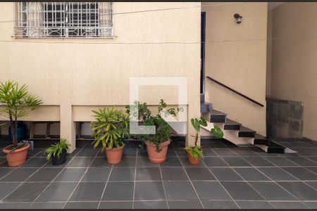 Casa à venda com 254m², 5 quartos e 3 vagas Casa à venda com 254m², 5 quartos e 3 vagasVista do Quarto 4