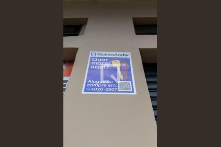 Casa à venda com 254m², 5 quartos e 3 vagas Casa à venda com 254m², 5 quartos e 3 vagasFachada