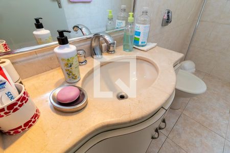 Casa à venda com 254m², 5 quartos e 3 vagas Casa à venda com 254m², 5 quartos e 3 vagasBanheiro 1