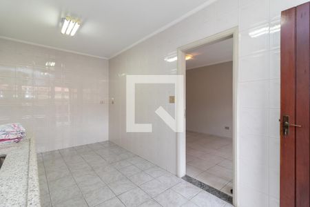 Casa à venda com 254m², 5 quartos e 3 vagas Casa à venda com 254m², 5 quartos e 3 vagasCozinha da Edícula