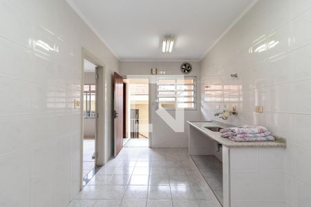Casa à venda com 254m², 5 quartos e 3 vagas Casa à venda com 254m², 5 quartos e 3 vagasCozinha da Edícula