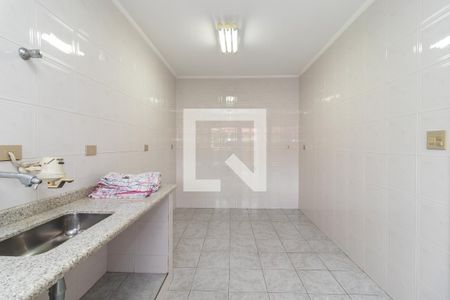 Casa à venda com 254m², 5 quartos e 3 vagas Casa à venda com 254m², 5 quartos e 3 vagasCozinha da Edícula