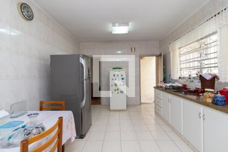 Casa à venda com 254m², 5 quartos e 3 vagas Casa à venda com 254m², 5 quartos e 3 vagasCozinha