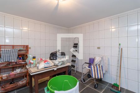 Casa à venda com 254m², 5 quartos e 3 vagas Casa à venda com 254m², 5 quartos e 3 vagasQuarto 3