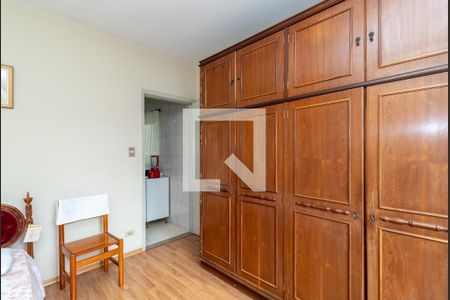 Casa à venda com 254m², 5 quartos e 3 vagas Casa à venda com 254m², 5 quartos e 3 vagasQuarto 2