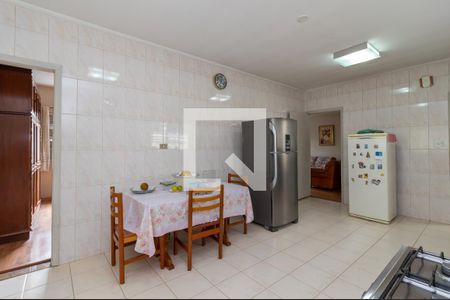 Casa à venda com 254m², 5 quartos e 3 vagas Casa à venda com 254m², 5 quartos e 3 vagasCozinha