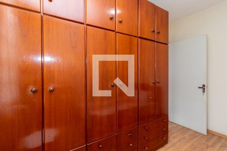 Casa à venda com 254m², 5 quartos e 3 vagas Casa à venda com 254m², 5 quartos e 3 vagasQuarto 1