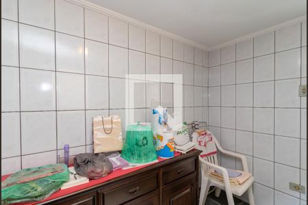 Casa à venda com 254m², 5 quartos e 3 vagas Casa à venda com 254m², 5 quartos e 3 vagasQuarto 4