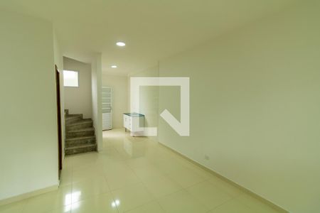 Sala/Cozinha de casa para alugar com 2 quartos, 74m² em Vila Paranagua, São Paulo