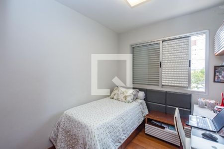 Apartamento à venda com 115m², 4 quartos e 2 vagasQuarto 2