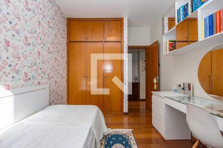 Apartamento à venda com 115m², 4 quartos e 2 vagasQuarto 3