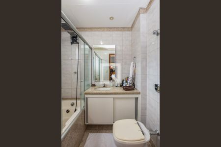 Apartamento à venda com 115m², 4 quartos e 2 vagasBanheiro da Suíte