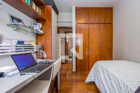 Apartamento à venda com 115m², 4 quartos e 2 vagasQuarto 2