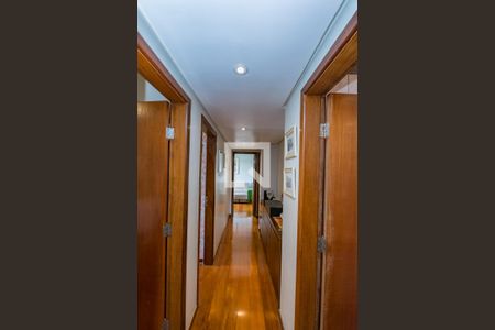 Apartamento à venda com 115m², 4 quartos e 2 vagasCorredor