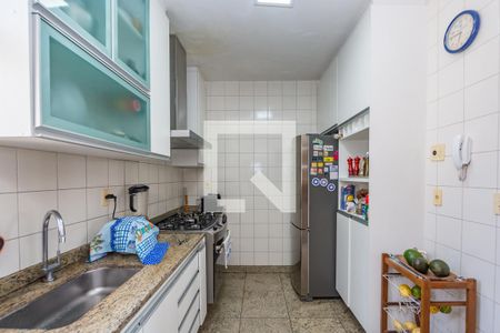 Apartamento à venda com 115m², 4 quartos e 2 vagasCozinha