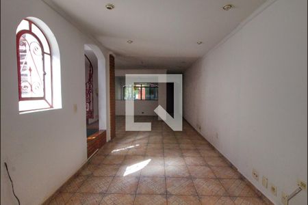 Casa à venda com 67m², 3 quartos e sem vaga Casa à venda com 67m², 3 quartos e sem vagaSala