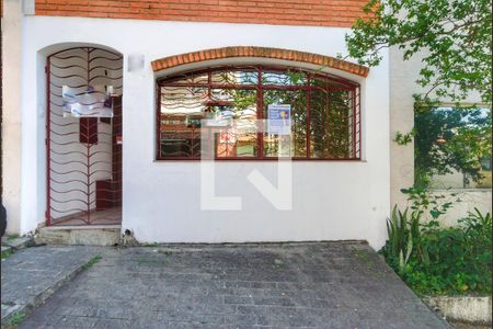 Casa à venda com 67m², 3 quartos e sem vaga Casa à venda com 67m², 3 quartos e sem vagaFachada