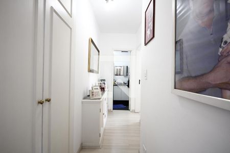 Apartamento à venda com 58m², 2 quartos e 1 vagaCorredor