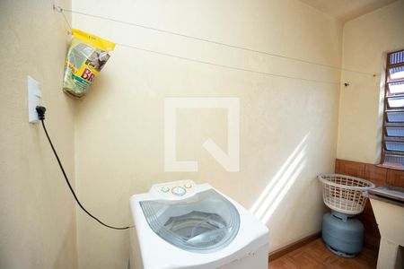 Casa à venda com 159m², 3 quartos e 2 vagasLavanderia