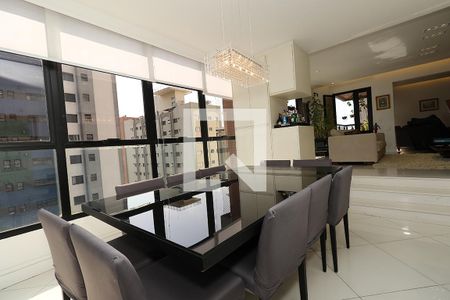 Apartamento para alugar com 226m², 4 quartos e 3 vagas Apartamento para alugar com 226m², 4 quartos e 3 vagasSala