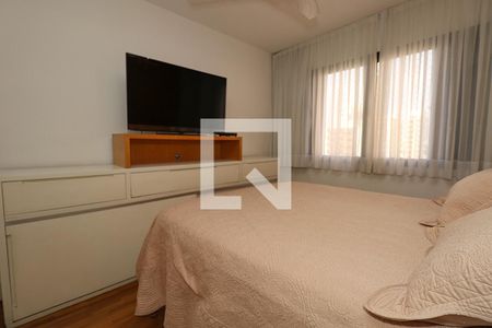 Apartamento para alugar com 226m², 4 quartos e 3 vagas Apartamento para alugar com 226m², 4 quartos e 3 vagasQuarto 4 - Suíte