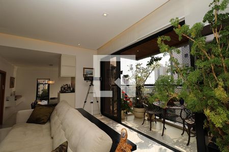 Apartamento para alugar com 226m², 4 quartos e 3 vagas Apartamento para alugar com 226m², 4 quartos e 3 vagasSala