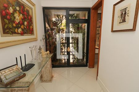 Apartamento para alugar com 226m², 4 quartos e 3 vagas Apartamento para alugar com 226m², 4 quartos e 3 vagasHall de Entrada