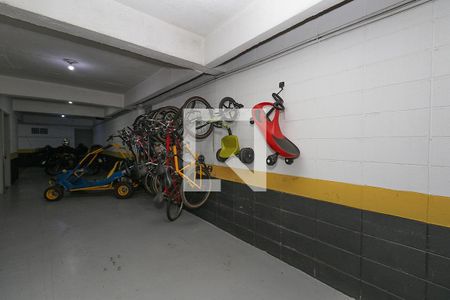 Apartamento para alugar com 226m², 4 quartos e 3 vagas Apartamento para alugar com 226m², 4 quartos e 3 vagasÁrea Comum - Bicicletário