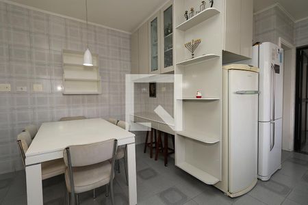 Apartamento para alugar com 226m², 4 quartos e 3 vagas Apartamento para alugar com 226m², 4 quartos e 3 vagasCozinha